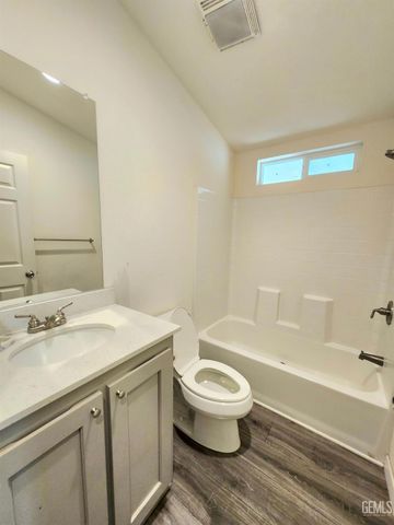 258 Mary Kay Ln, Bakersfield, CA 93308