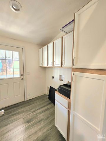 258 Mary Kay Ln, Bakersfield, CA 93308