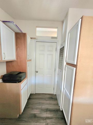 258 Mary Kay Ln, Bakersfield, CA 93308