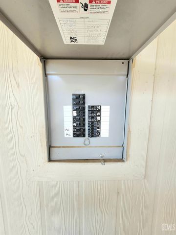 258 Mary Kay Ln, Bakersfield, CA 93308