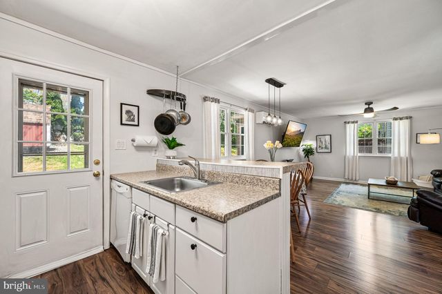 1105 VERMONT LN, Downingtown, PA 19335