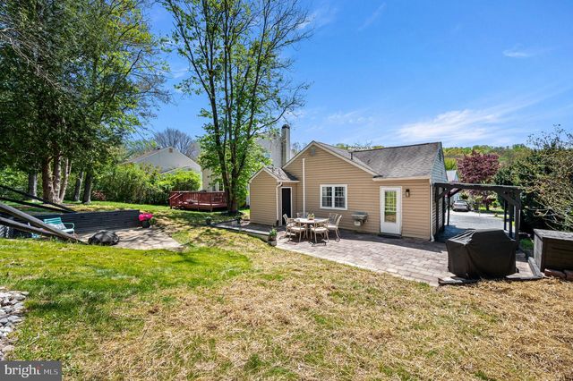 1105 VERMONT LN, Downingtown, PA 19335