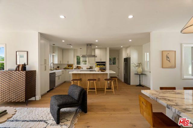 3141 E La Suvida Drive, Los Angeles, CA 90068