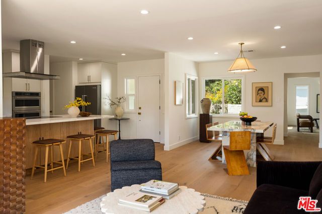 3141 E La Suvida Drive, Los Angeles, CA 90068