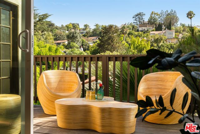 3141 E La Suvida Drive, Los Angeles, CA 90068