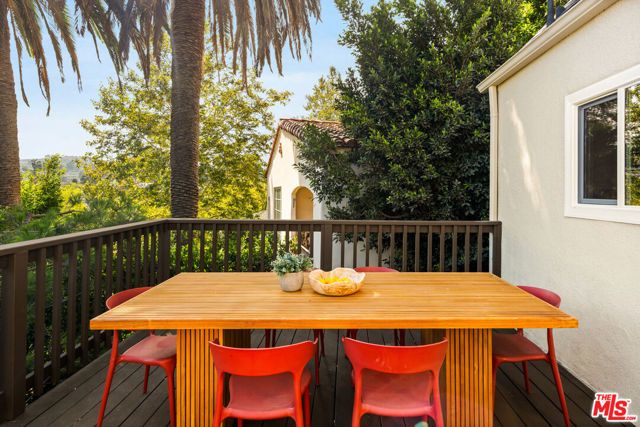 3141 E La Suvida Drive, Los Angeles, CA 90068