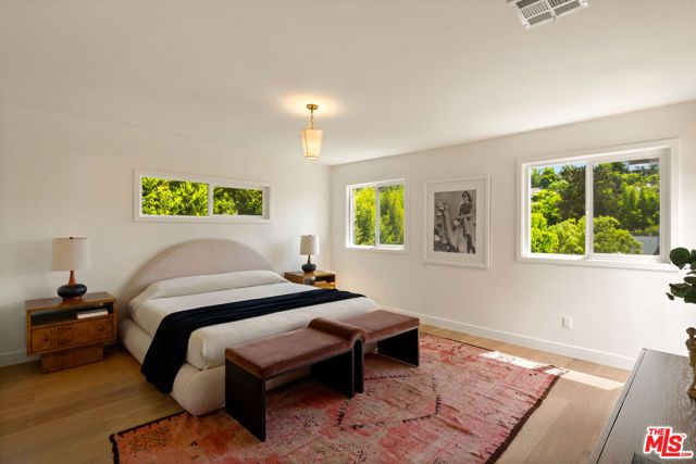3141 E La Suvida Drive, Los Angeles, CA 90068