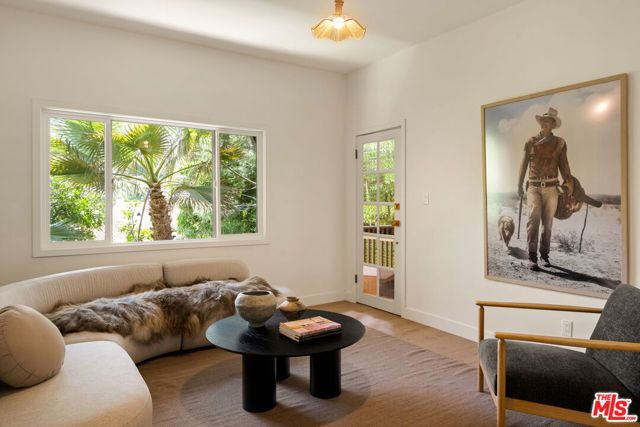 3141 E La Suvida Drive, Los Angeles, CA 90068