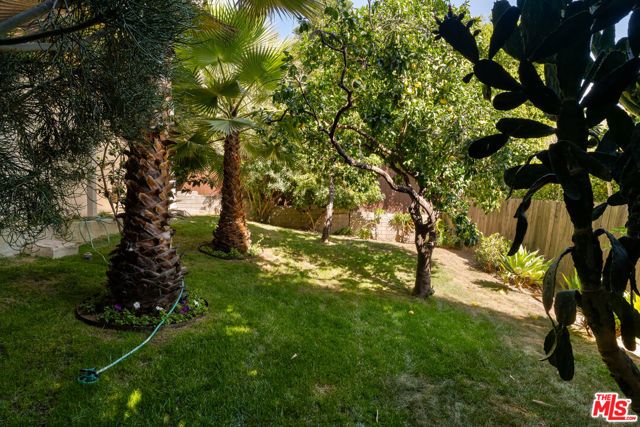 3141 E La Suvida Drive, Los Angeles, CA 90068