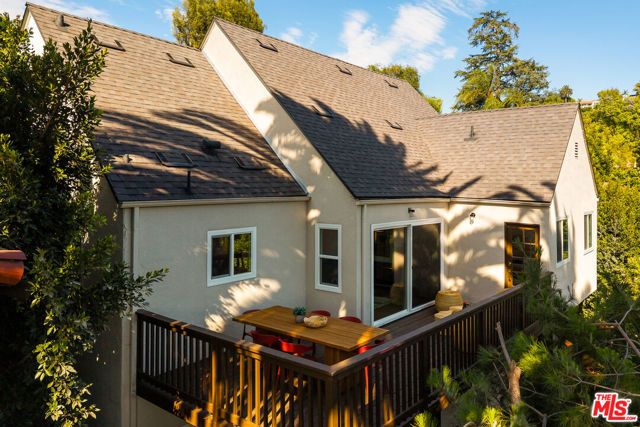 3141 E La Suvida Drive, Los Angeles, CA 90068