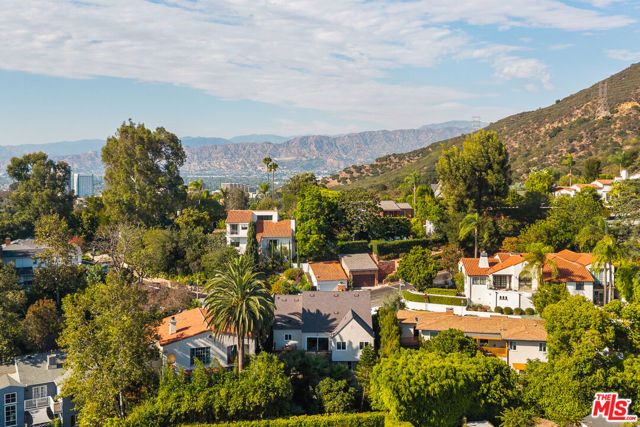 3141 E La Suvida Drive, Los Angeles, CA 90068