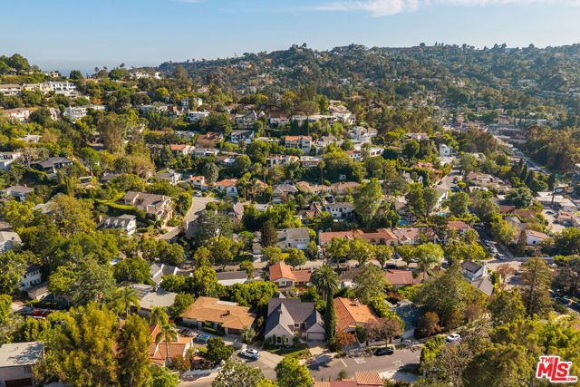 3141 E La Suvida Drive, Los Angeles, CA 90068