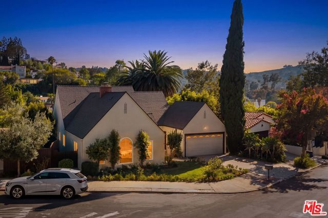 3141 E La Suvida Drive, Los Angeles, CA 90068