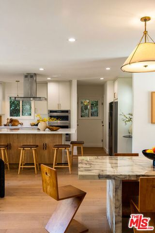 3141 E La Suvida Drive, Los Angeles, CA 90068