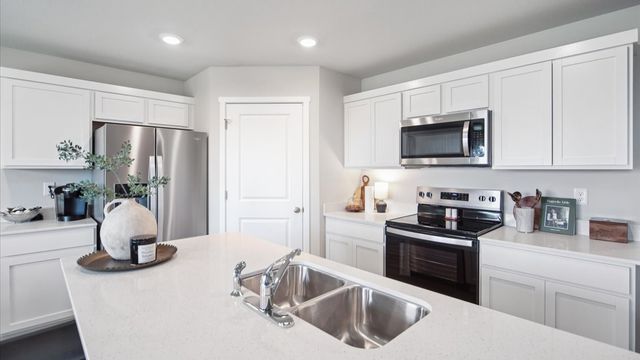 3066 Sweetwater Drive, Des Moines, IA 50320