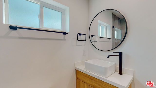16012 Cantlay Street A, Van Nuys (los Angeles), CA 91406