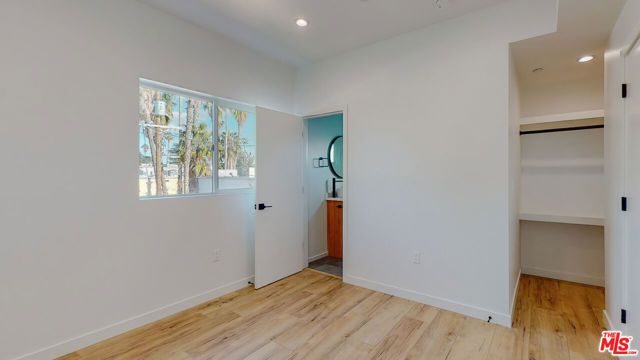 16012 Cantlay Street A, Van Nuys (los Angeles), CA 91406