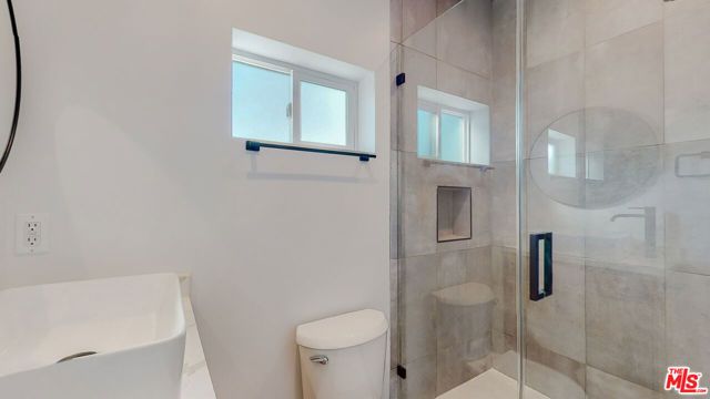 16012 Cantlay Street A, Van Nuys (los Angeles), CA 91406