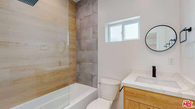 16012 Cantlay Street A, Van Nuys (los Angeles), CA 91406