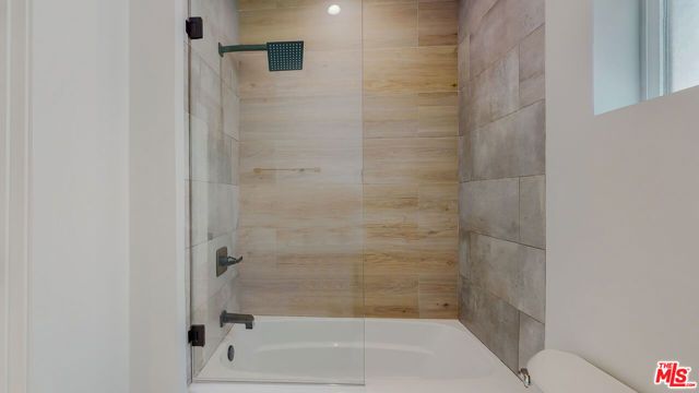 16012 Cantlay Street A, Van Nuys (los Angeles), CA 91406