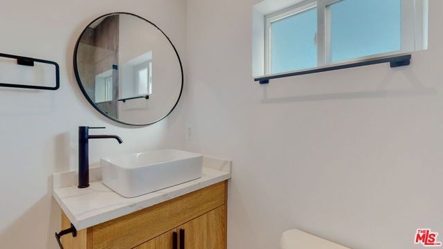 16012 Cantlay Street A, Van Nuys (los Angeles), CA 91406