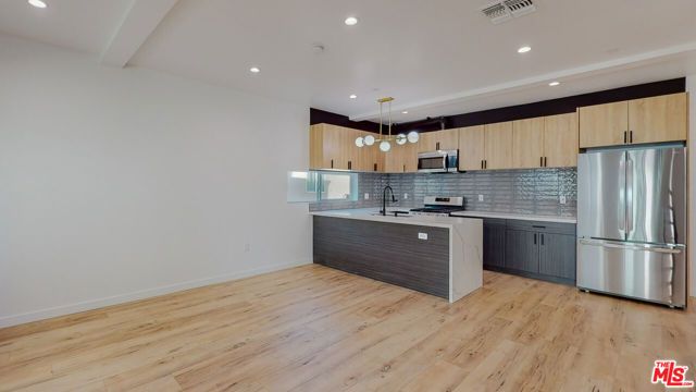 16012 Cantlay Street A, Van Nuys (los Angeles), CA 91406