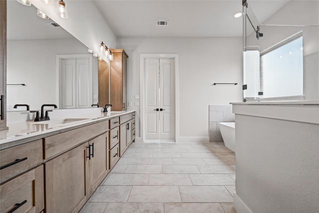12409 Hornfels Drive, Krum, TX 76249