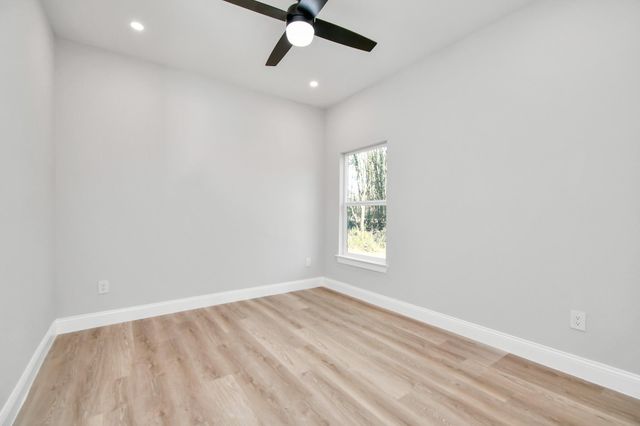 805 Road 5203, Cleveland, TX 77327