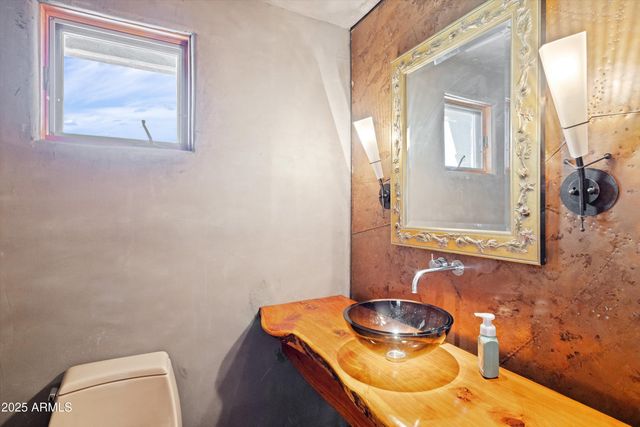 8320 E Concho Lane, Carefree, AZ 85377