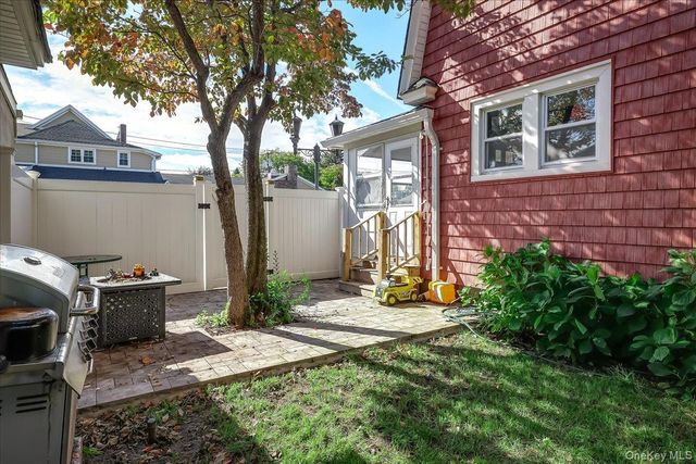 55 Columbia Street, Farmingdale, NY 11735