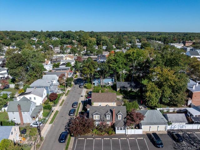 55 Columbia Street, Farmingdale, NY 11735