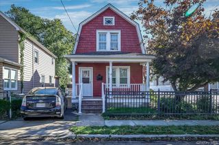 55 Columbia Street, Farmingdale, NY 11735