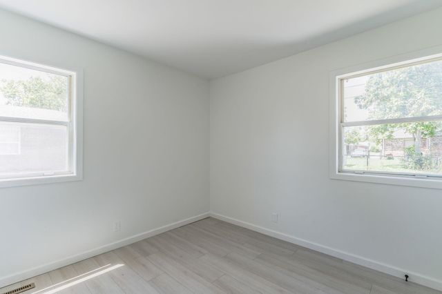 1522 E Del Mar St, Wichita, KS 67216