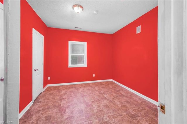 4200 Mineral Avenue, Winston-salem, NC 27105