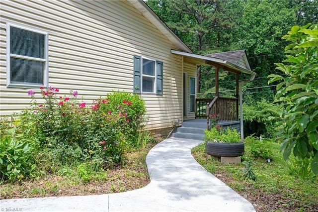4200 Mineral Avenue, Winston-salem, NC 27105