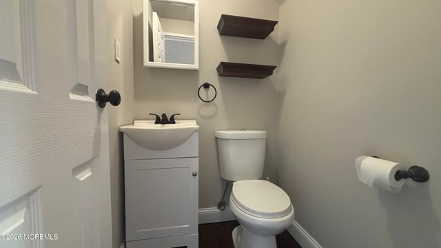 41 Village Green Way, Hazlet, NJ 07730