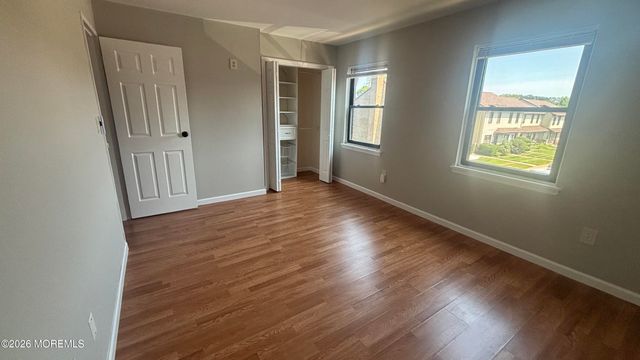 41 Village Green Way, Hazlet, NJ 07730
