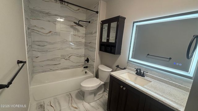 41 Village Green Way, Hazlet, NJ 07730