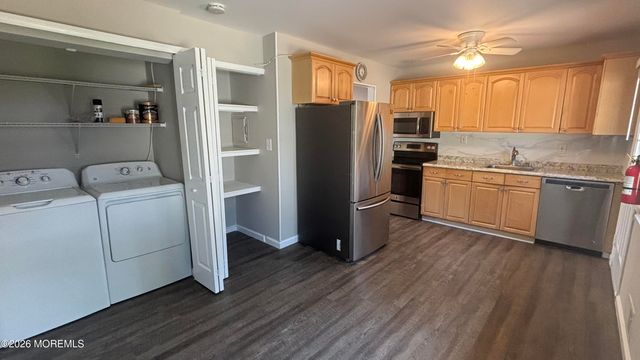 41 Village Green Way, Hazlet, NJ 07730