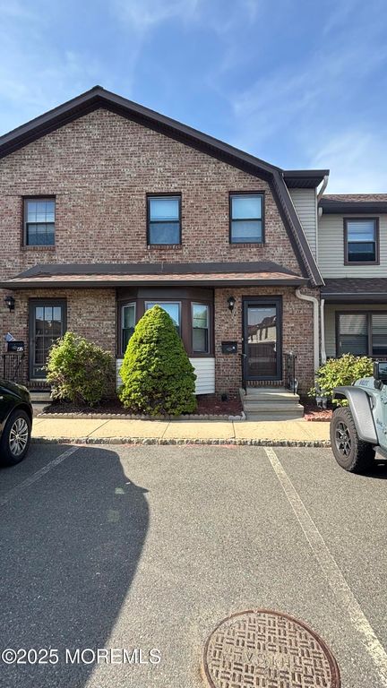 41 Village Green Way, Hazlet, NJ 07730