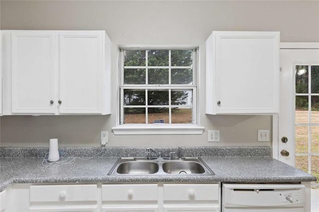 6097 Camden Forrest Cove, Riverdale, GA 30296