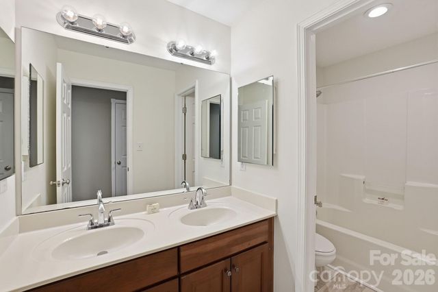 734 Lynnwood Farms Drive, Fort Mill, SC 29715