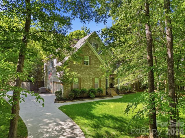 734 Lynnwood Farms Drive, Fort Mill, SC 29715