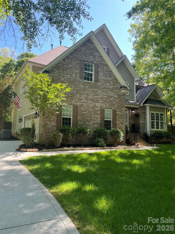 734 Lynnwood Farms Drive, Fort Mill, SC 29715