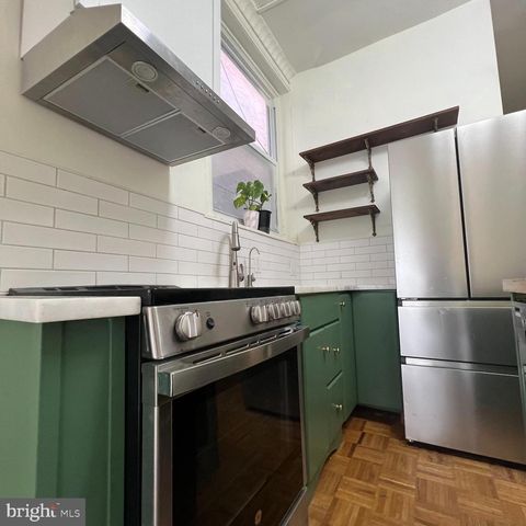 2947 W GIRARD AVE, Philadelphia, PA 19130