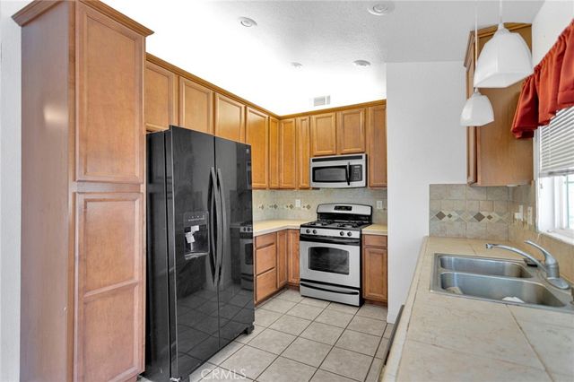 11541 Laurel Oak, Victorville, CA 92392