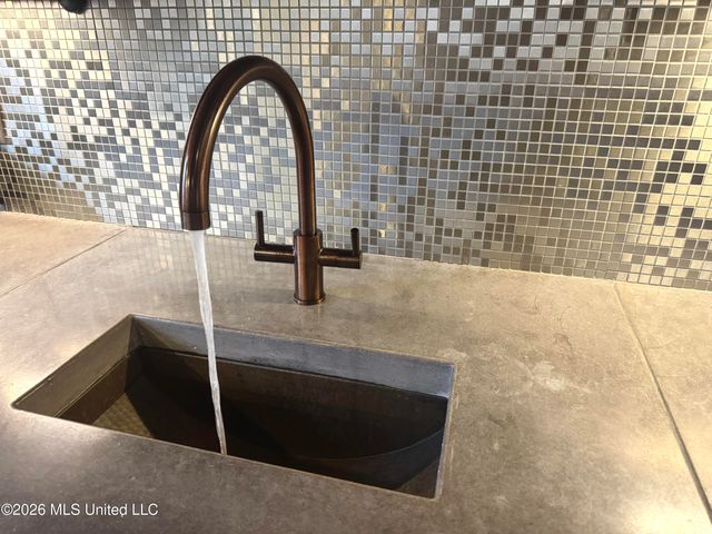 228 Yazoo Avenue, A, Clarksdale, MS 38614