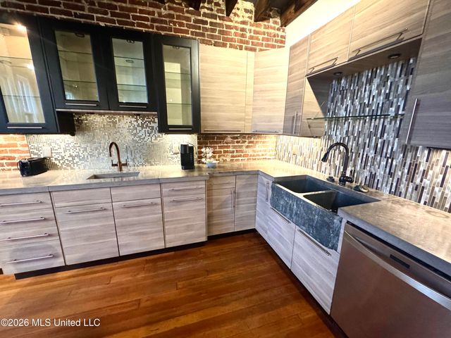 228 Yazoo Avenue, A, Clarksdale, MS 38614