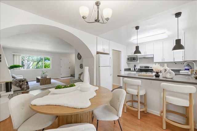 436 Sierra Vista Avenue 8, Mountain View, CA 94043