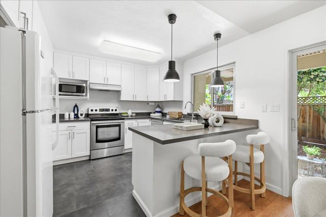 436 Sierra Vista Avenue 8, Mountain View, CA 94043